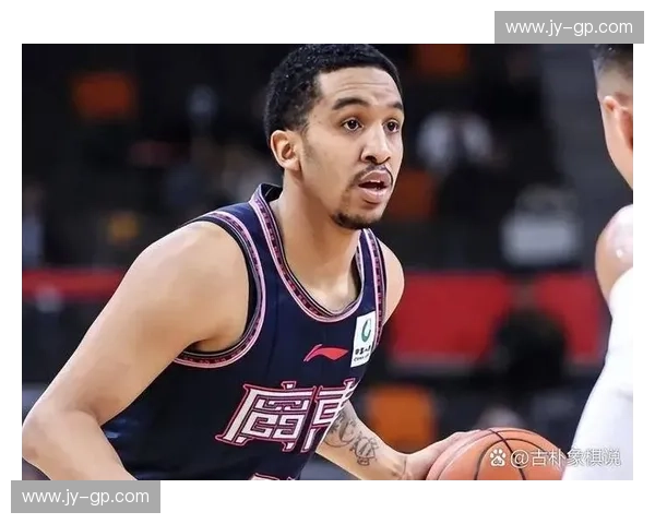 体育评论员视角解析赛事背后深层次的战术变化与球员心理